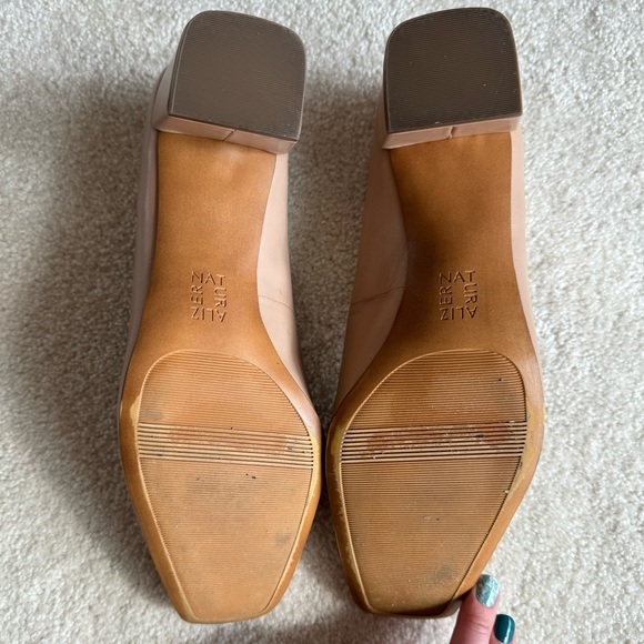 Naturalizer Karina Square Toe Block Heel Size 10 Medium Beige Tan Nude 2.5” heel - Picture 4 of 12